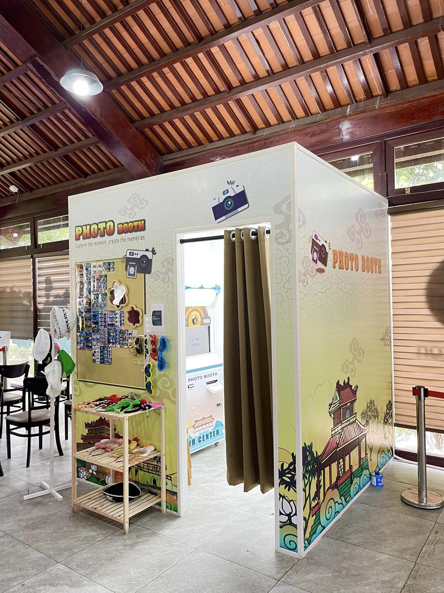 photo booth at the Huế Imperial City photo booth at the Huế Imperial City